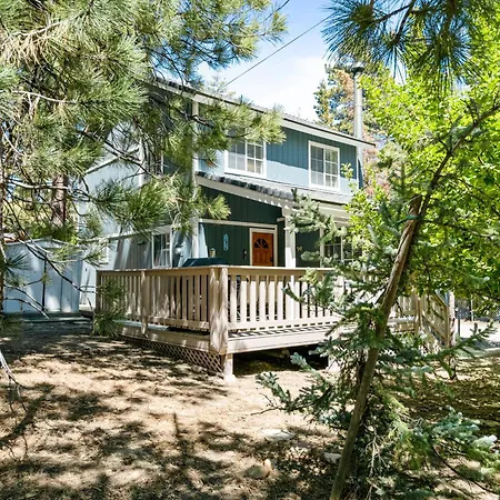 Apples Delight -Walk To The Lake! Enjoy The Huge Backyard With Lovely Forest Views !